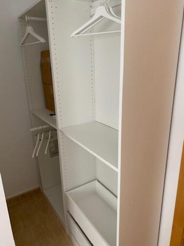 Single Room In My Apartment At The Beach Валенсия Екстериор снимка